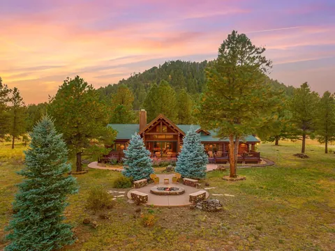 Pine Haven (Parks, Arizona, US).