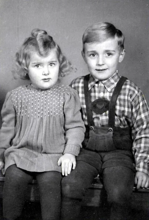 Two Children (Norwegian 1942)