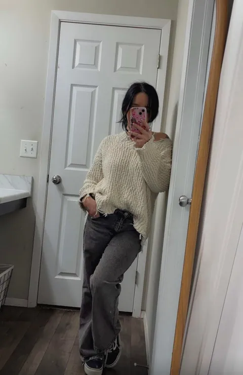 Work is finally over, swipe to undress me! (F)