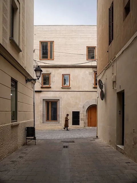 I love the CENTRAL SPACE of the 1736 House in Barcelona, by H Arquitectes. (2023)