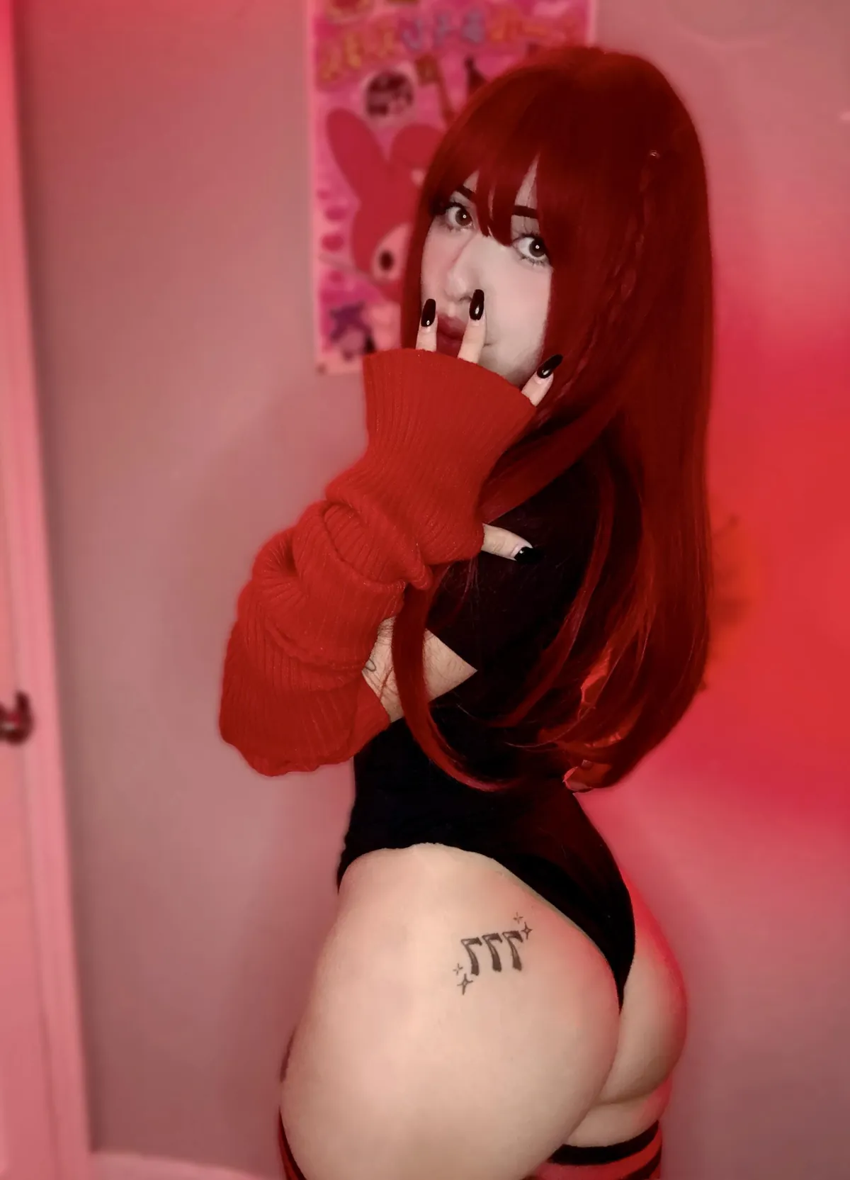 come give this ass a squeeze :3