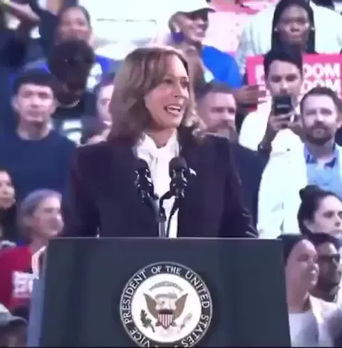 Kamala got booed after tricking everybody into thinking Beyoncé was gonna perform 🤣
