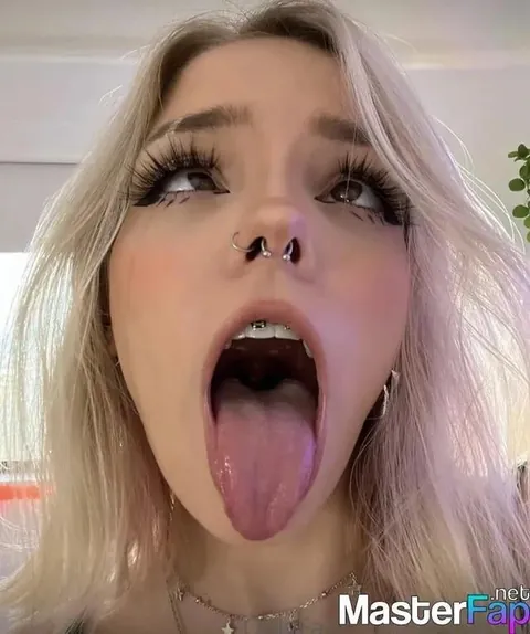 Faceporn gets more and more dangeroud the further into NNN we get. Watch out!