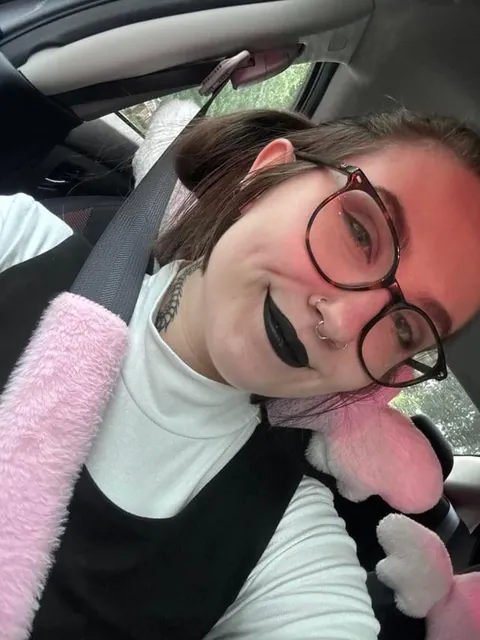 F, 26 :)