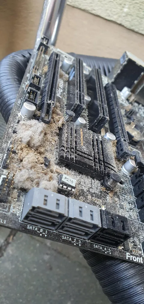 Friend asked me for help because his PC won't start...