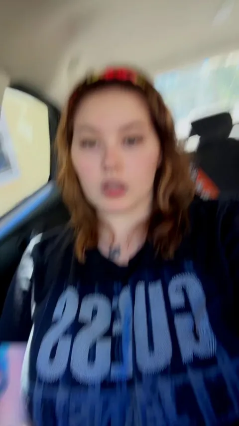 Would you fuck your goth gf outside?