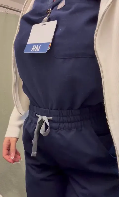 What I wear to work versus what Reddit gets to see