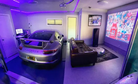 I posted my completed battlestation a few weeks ago and mentioned it was in my “garage” and quite a few folks were curious about the overall setup. Well here she is...battlestation in the back left corner.