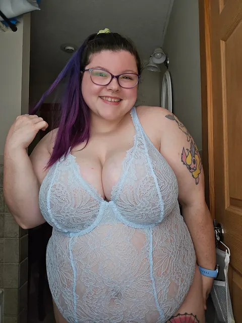 Don't think I've posted these anywhere before... Anyway, I turned 30 today. Having very mixed emotions 😅 also, not my current hair color. Just some older ones I never uploaded