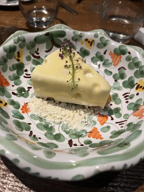 My cheesecake was shaped like cheese