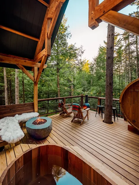 Treehouse Cabin Deck