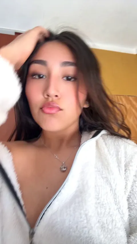 This ass shakes like it’s dancing on your face.