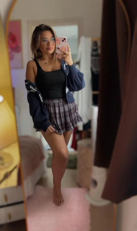 F29 - Which one are you voting for, 1 or 2? 🤓