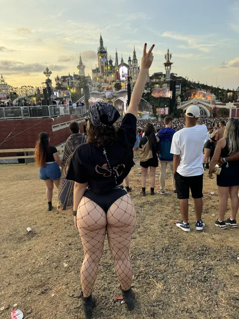 I dressed for the occasion… Did I get your approval?