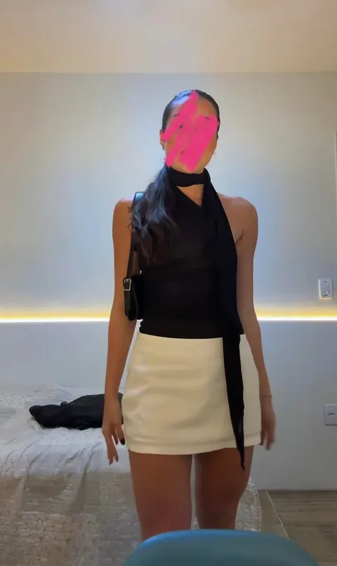 I'm obsessed with wearing mini skirts