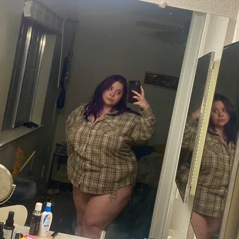 i cant decide if i like it on or off more…