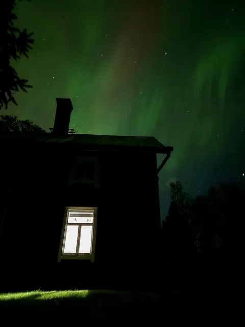 Aurora borealis right outside my kitchen window