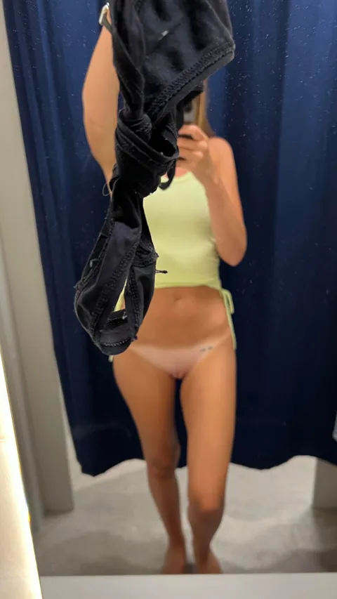 Changingroom photo Story