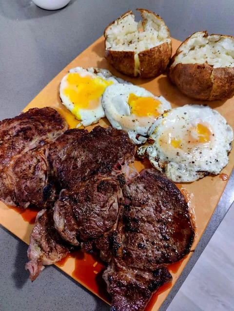 [Homemade] Steak, Eggs, Potatoes