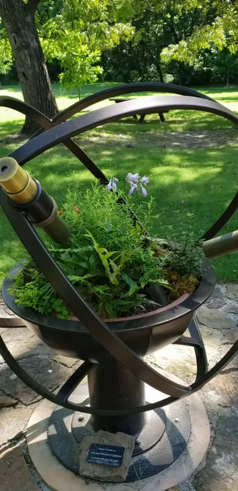 This planter in the Memphis botanical garden