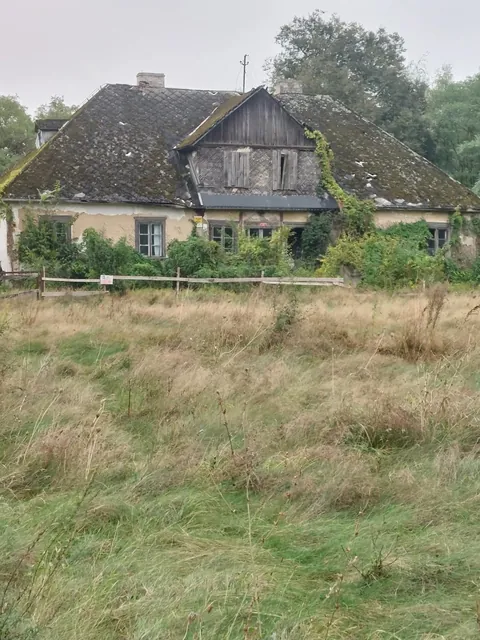 Abandoned manor house in Dziadkowskie-Folwark, Poland.