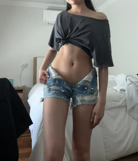 my petite ass in some little high waisted shorts ;) [f]