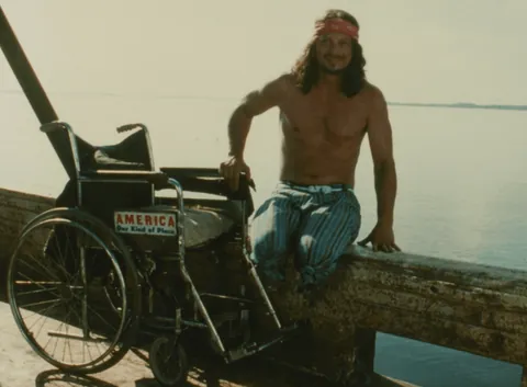 Gary Sinise here. For the anniversary of Forrest Gump, I wanted to share more of my favorite Behind-The-Scenes photos. So many wonderful memories. (1994)