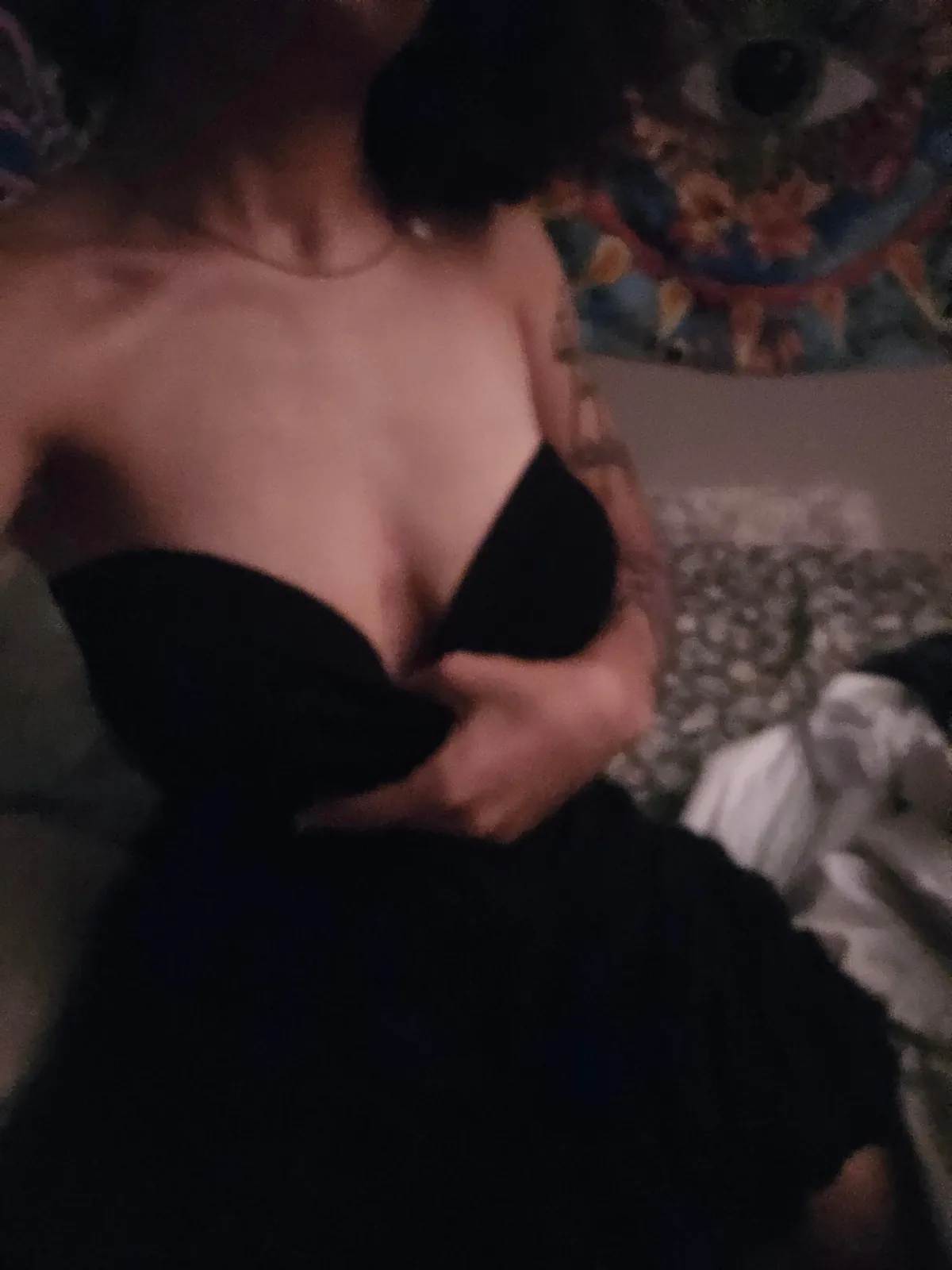 (22f) taking my dress off slowwwlyyy