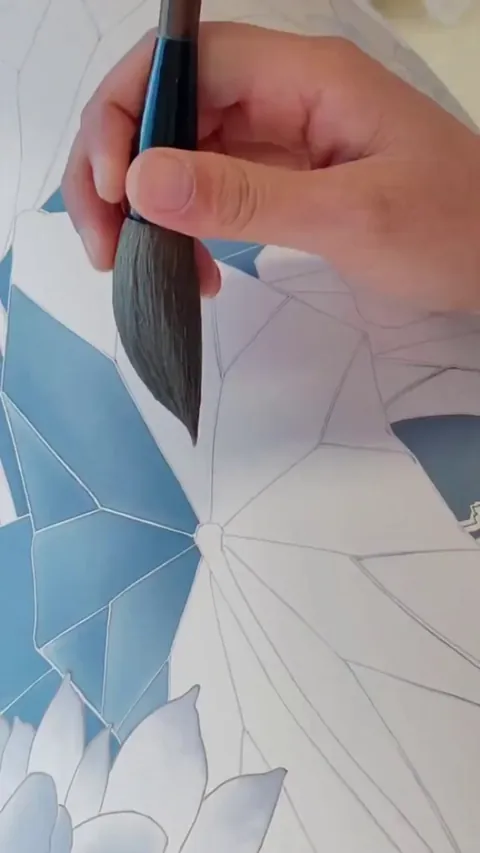 The way the ink/paint fills up the shape, then dries out is mesmerizing