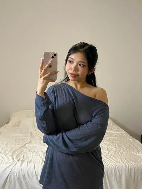i’m giving you 3 seconds to swipe and take my clothes off