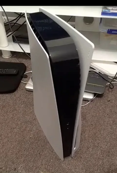 So in love with my PS5’s light when I power it on