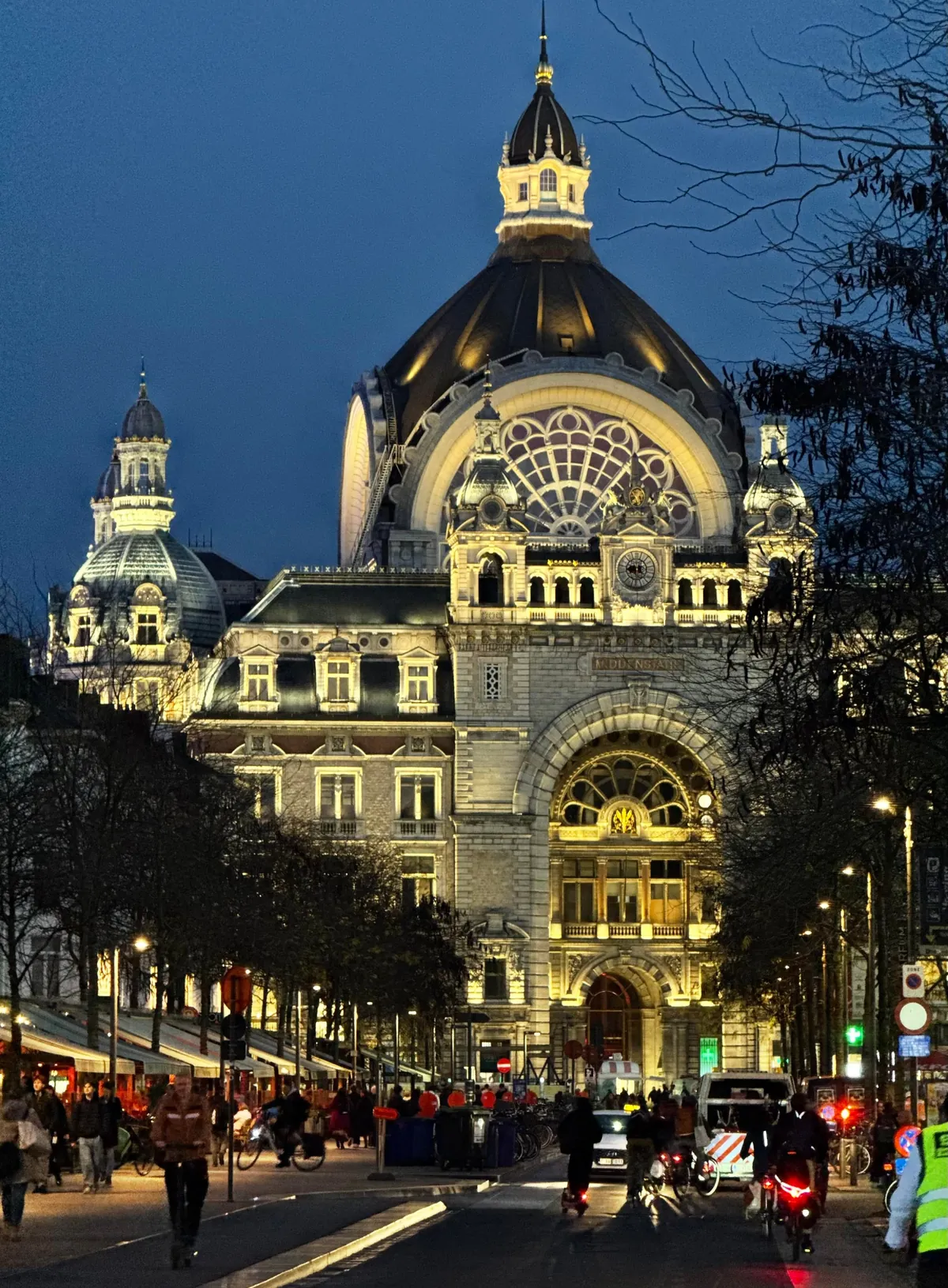 A day in Antwerp, Belgium, autumn 2025.