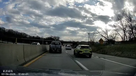 My fault I didn't see that he put his turn signal on [oc]