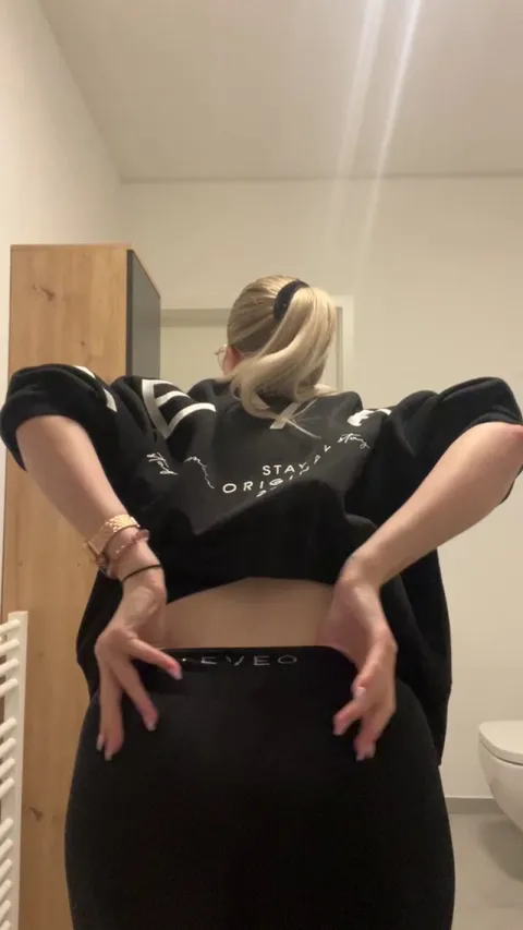 Fuck me in the ass😈