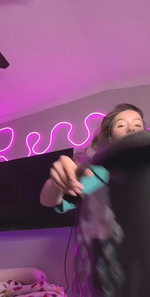 I'm that girl from your college that you always wanted to see naked