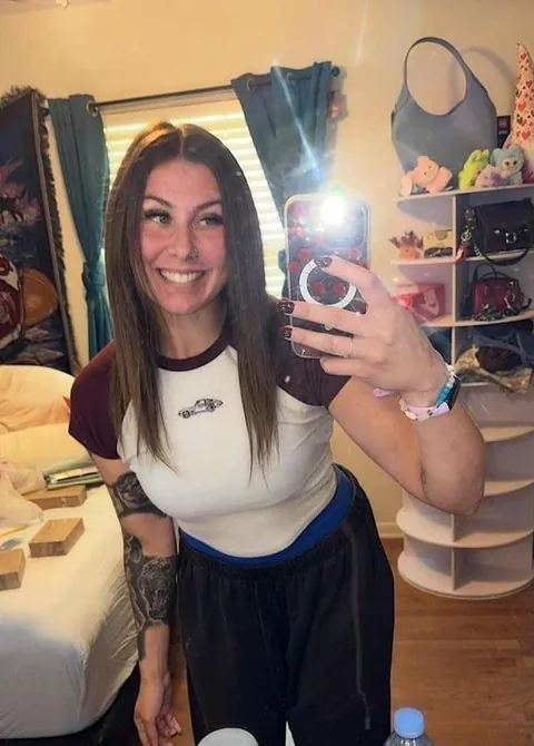 Do men here still find natural bodies hawtt? 😬🤗➡️ f26