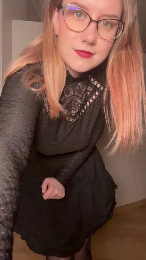 120 lbs and 4'11 polish girl dropping her melons for you (;