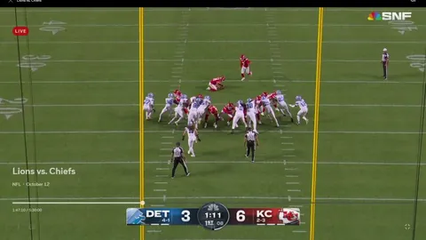 [Highlight] Butker misses the extra point wide left