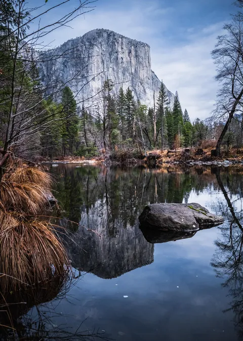 El Capitan over a flat Merced River [OC] [5564x3974] Yosemite, CA