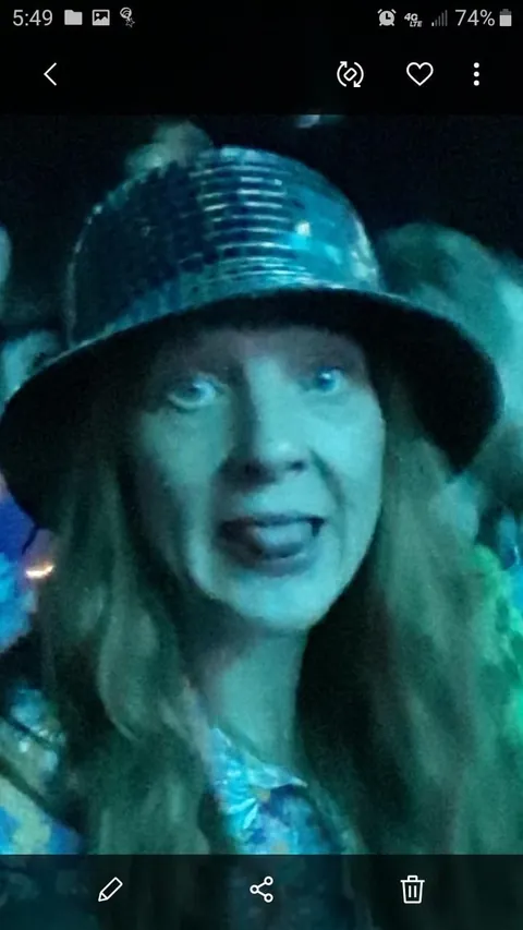 47F I love those “You Look Like” roasts. Lemme have it