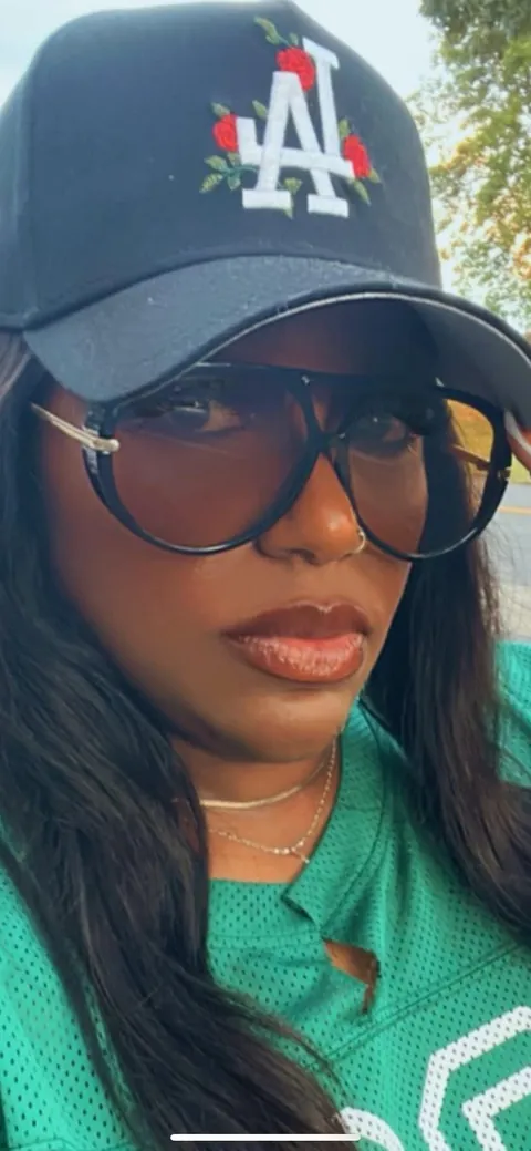 This auntie got me bricked af! 🥜💦💦