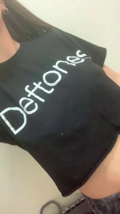 Deftones and sneaky hammers 😇😛