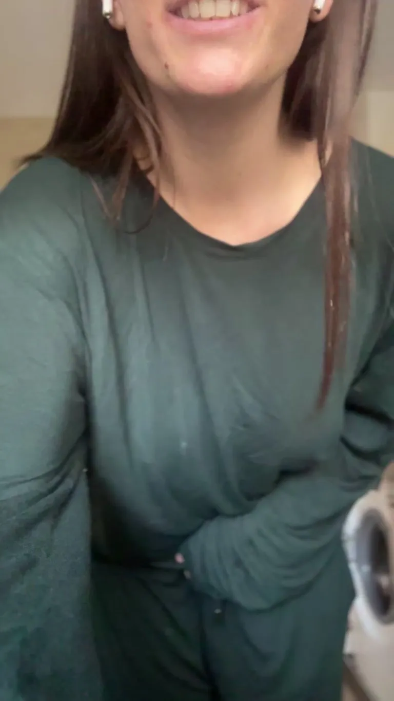 Italian girl with natural boobs drop