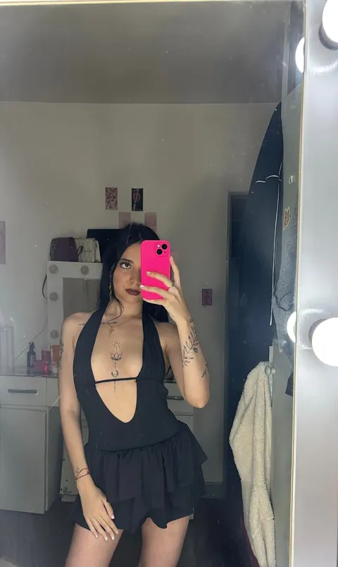 Swipe right if you’re ready to see me bare and bold.