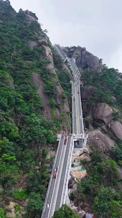 this outdoor escalator at Mount Taishan, China