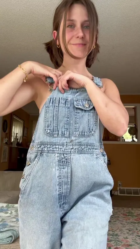 My favorite spring time outfit is overalls with no top ☺️