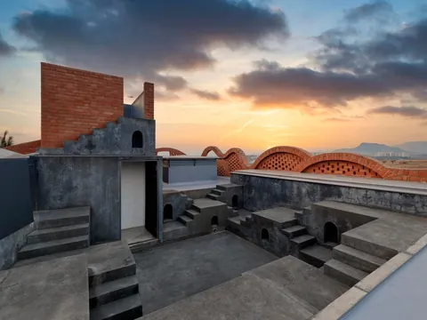 Gadi House by PMA Madhushala in the suburbs of Pune, India