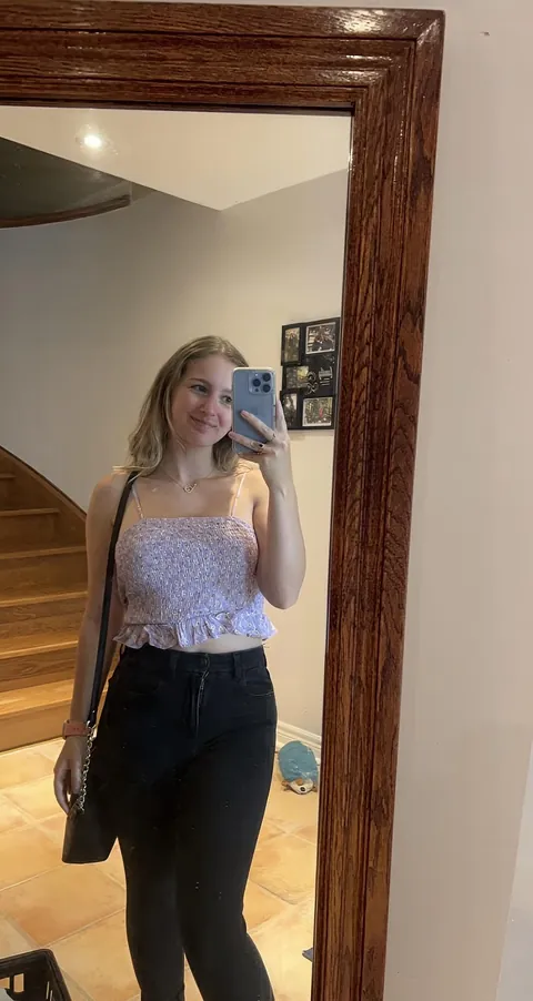 Going to meet my boyfriend’s parents, how’s this outfit? 