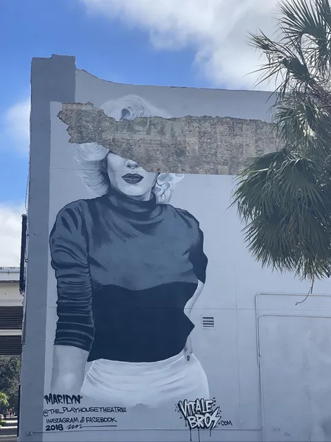 PsBattle: A Marilyn Monroe mural damaged by Hurricane Milton