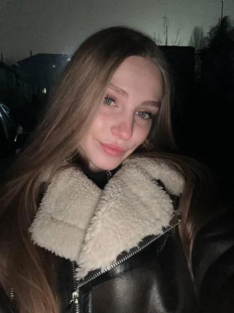 I just applied some makeup because i felt like i was not looking good without it, Do i look hot now? [F19]